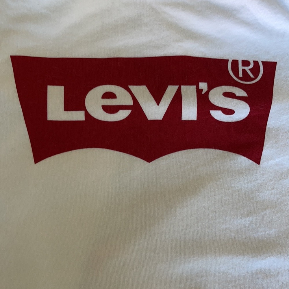Levi’s Red Graphic Logo White Basic Tee - Picture 3 of 12